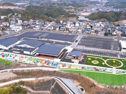 よってって　南紀の台店	649-2106	和歌山県西牟婁郡上富田町南紀の台63-3	073-947-4711
